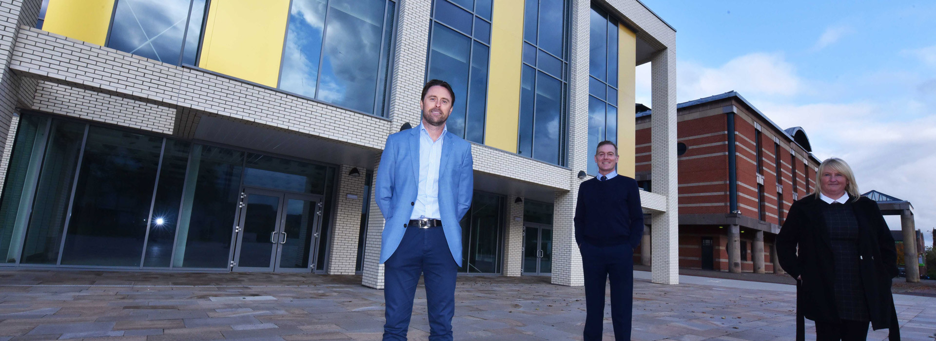 8a-1920-px-middlesbrough-mayor-andy-preston-welcomes-firstsource-to-centre-square-6399df0341cdd.jpg (original) 8a-1920-px-middlesbrough-mayor-andy-preston-welcomes-firstsource-to-centre-square-6399df0341cdd.jpg (original)